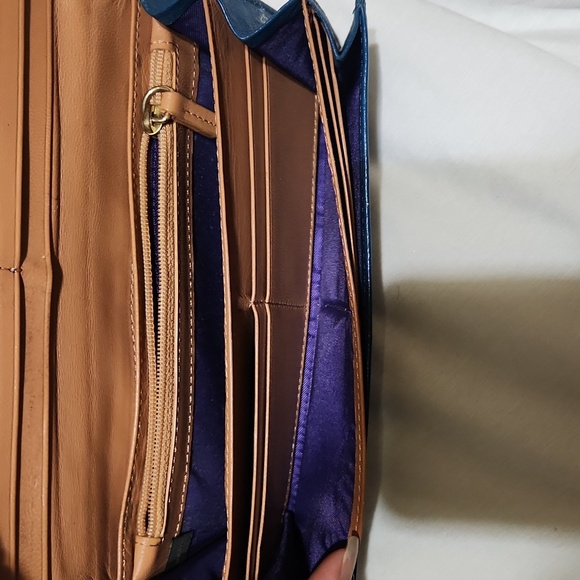 Blue tusk leather wallet - Picture 4 of 4